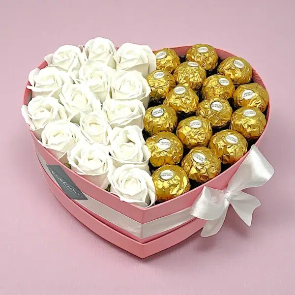 Classic szív box - Ferrero + fehér rózsa