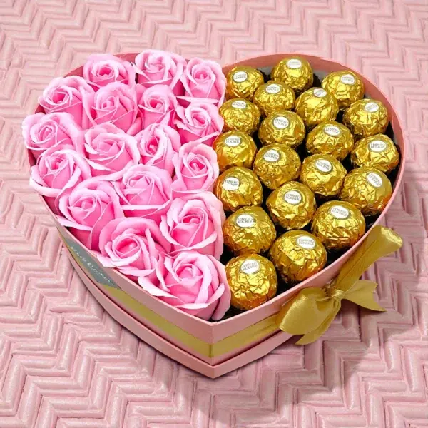 Extra szív box - Ferrero + pink rózsa
