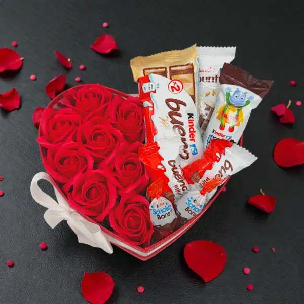 Kinder szív rózsával